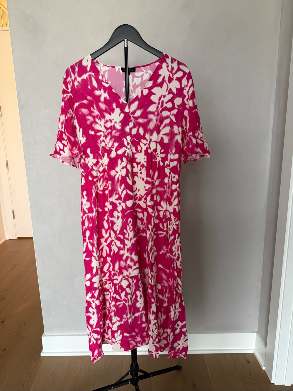 Caroll - V-Neck Fuchsia and White Floral Midi Dress
